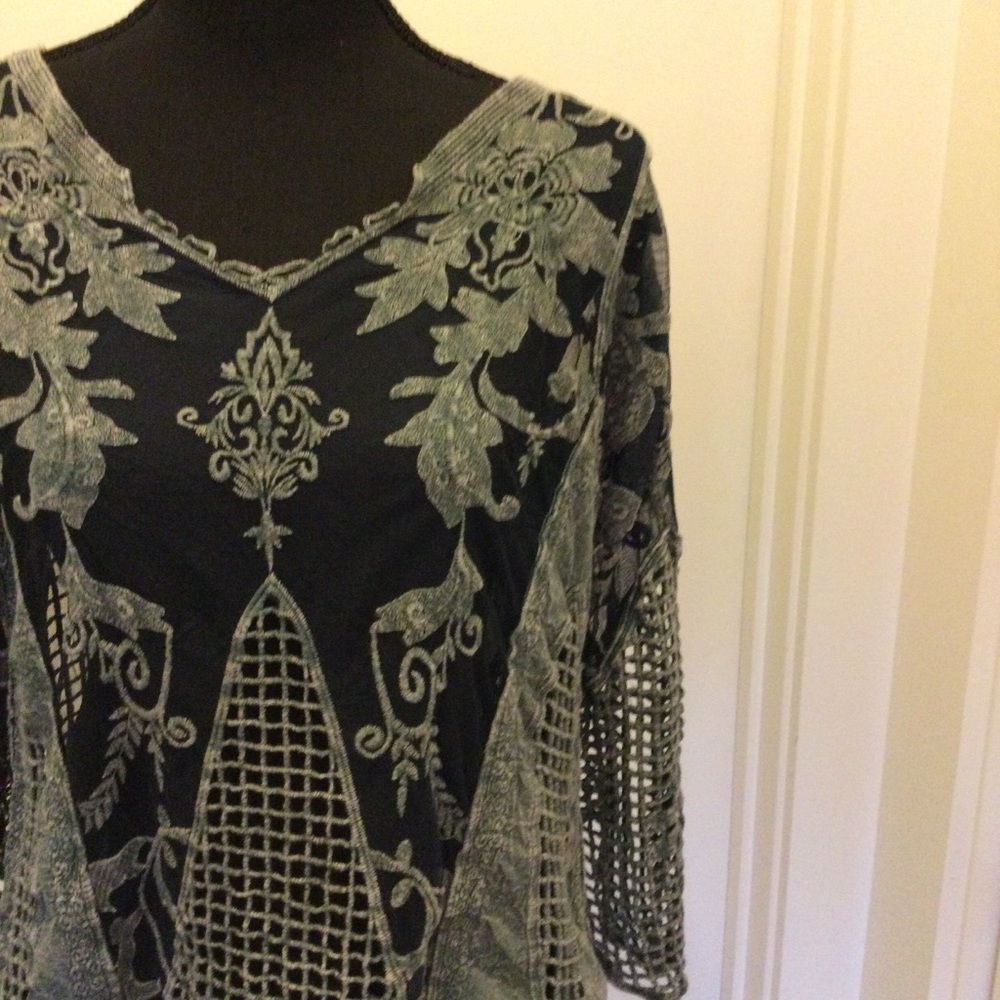 Elegant Black and Olive Green Lace Women's Top - Picture 2 of 3